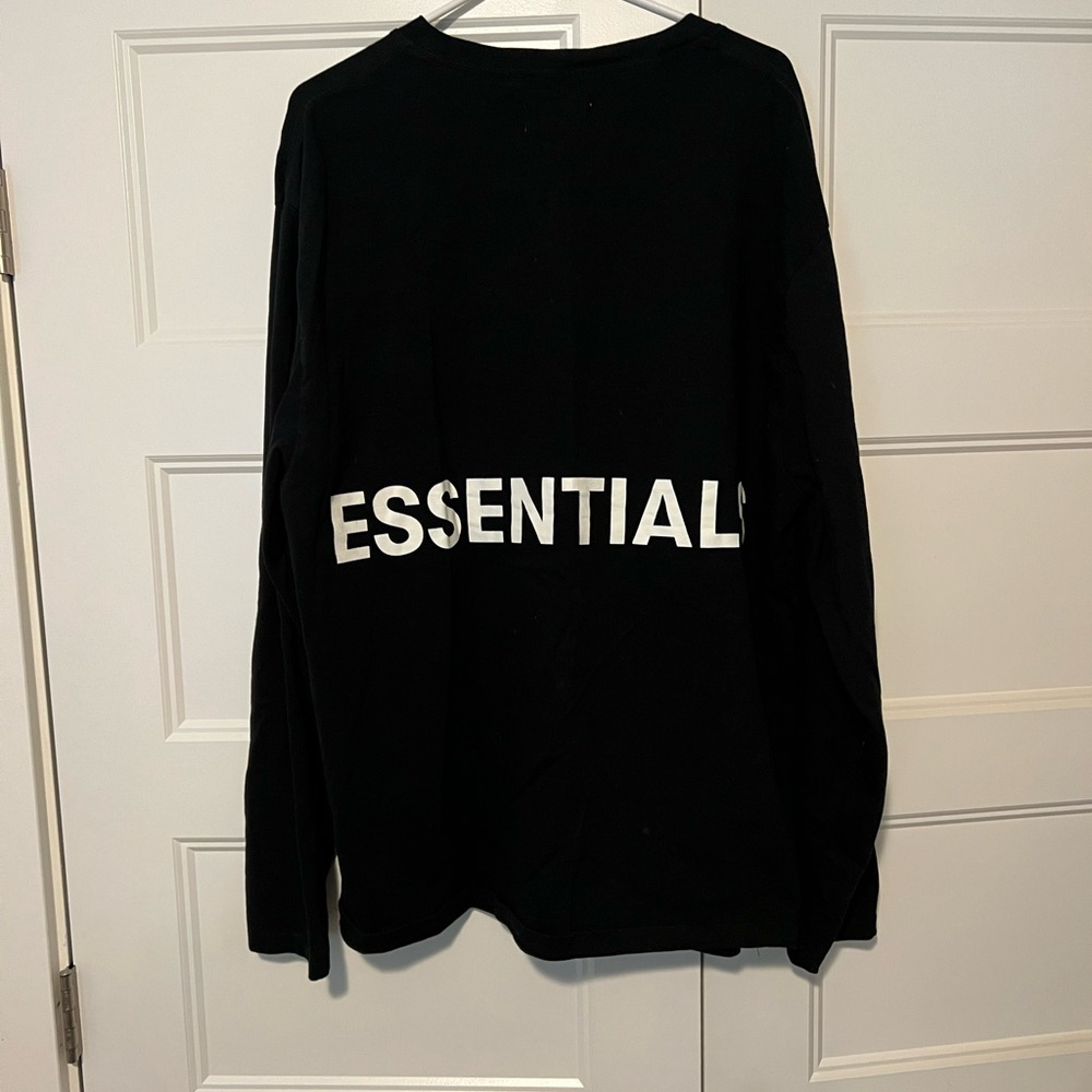 Essentials long sleeve tee